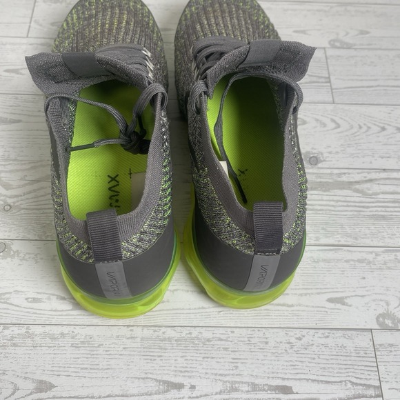 Nike 2019 Air Vapormax Flyknit 3 Gunsmoke Thunder Grey Volt Men\'s Size 10 main image 2